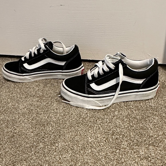 Vans Classic Black and White Low-Tops - Picture 2 of 16